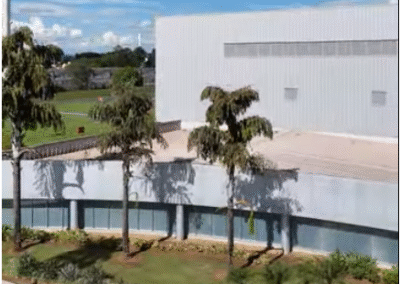Os vidros polarizados Intelliglass na área externa da Takeda